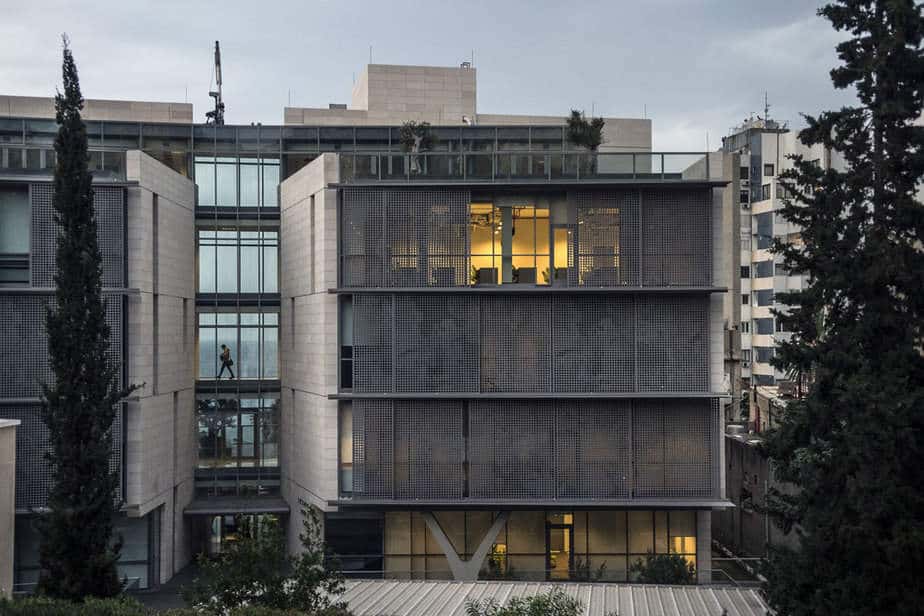 AUB IOEC Engineering Lab by Nabil Gholam